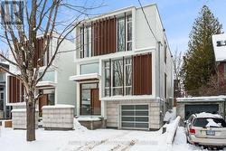 579 MELBOURNE AVENUE  Ottawa, ON K2A 1W7