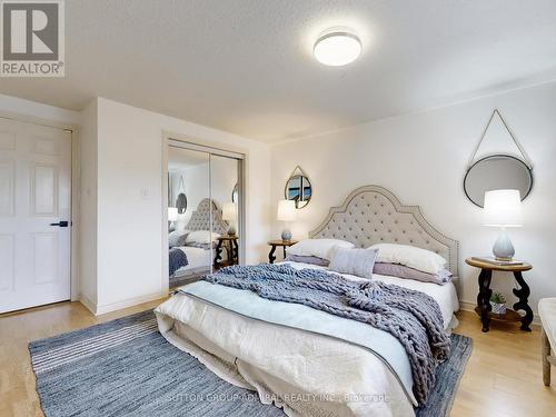 3453 Hannibal Road, Burlington, ON - Indoor Photo Showing Bedroom