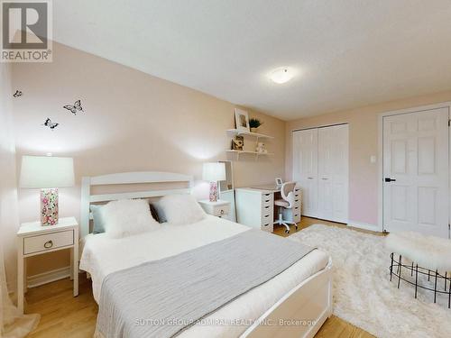3453 Hannibal Road, Burlington, ON - Indoor Photo Showing Bedroom