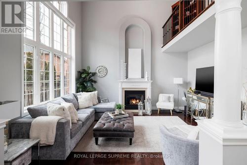 364 CREEK PATH AVENUE  Oakville, ON L6L 6X3