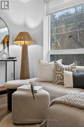 209 - 479 Charlton Avenue E, Hamilton, ON - Indoor