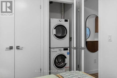 209 - 479 Charlton Avenue E, Hamilton, ON - Indoor Photo Showing Laundry Room