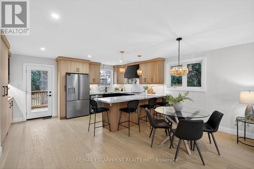 5375 Riverside Drive, Burlington, ON - Indoor