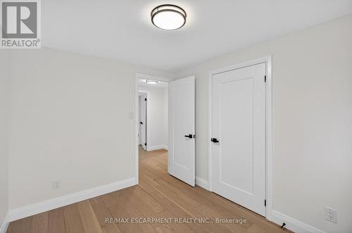 5375 Riverside Drive, Burlington, ON - Indoor Photo Showing Other Room