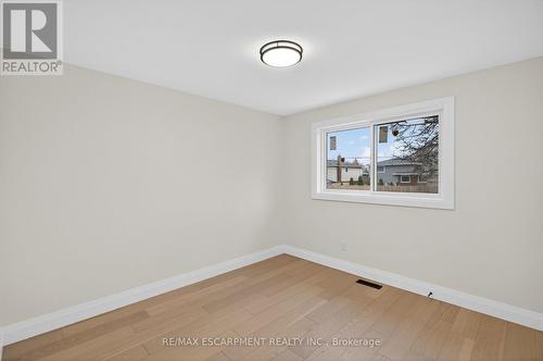 5375 Riverside Drive, Burlington, ON - Indoor Photo Showing Other Room