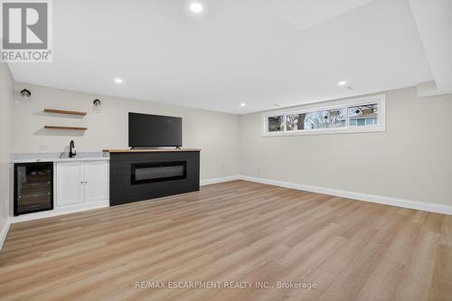 5375 Riverside Drive, Burlington, ON - Indoor