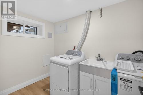5375 Riverside Drive, Burlington, ON - Indoor Photo Showing Laundry Room