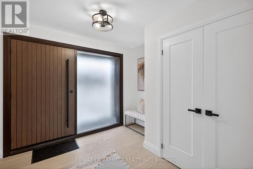 5375 Riverside Drive, Burlington, ON - Indoor Photo Showing Other Room