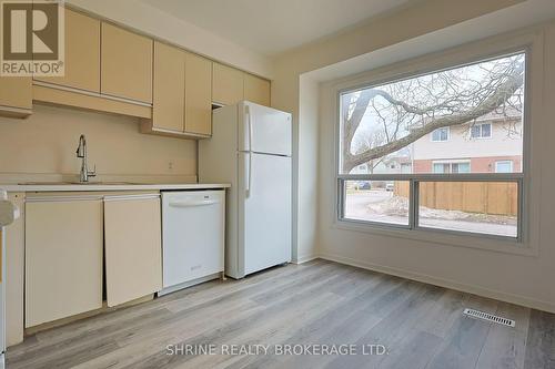 51 - 595 Third Street, London East (East H), ON - Indoor Photo Showing Kitchen