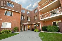 302 - 36 ARRAN DRIVE  St. Catharines (Lakeport), ON L2N 6X5