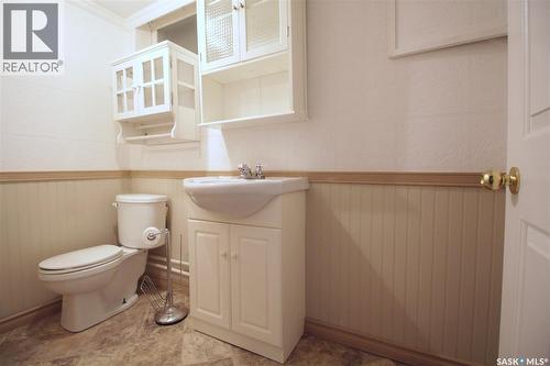 302 3Rd Avenue, Whitewood, SK - Indoor Photo Showing Bathroom