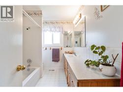 Main floor bath - 