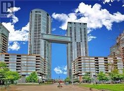 2011 - 15 ICEBOAT TERRACE  Toronto, ON M5V 4A5