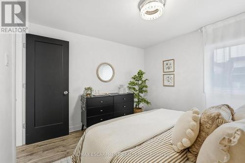 48 Frederick Avenue, Hamilton, ON - Indoor Photo Showing Bedroom