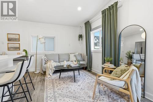 48 Frederick Avenue, Hamilton, ON - Indoor