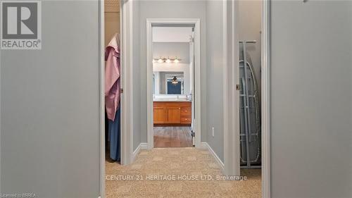 2 Hunter Drive S, Norfolk, ON - Indoor Photo Showing Other Room