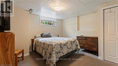 2 Hunter Drive S, Norfolk, ON - Indoor Photo Showing Bedroom