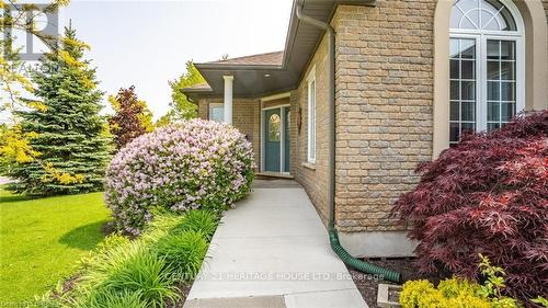 2 Hunter Drive S, Norfolk, ON - Outdoor