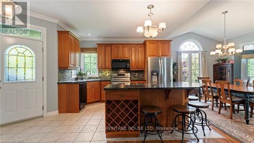 2 Hunter Drive S, Norfolk, ON - Indoor