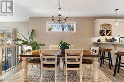 spacious dining area - 