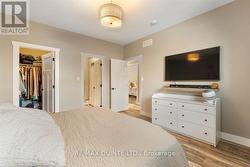 Primary with walk closet - 