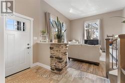 Large front entrance with closet - 