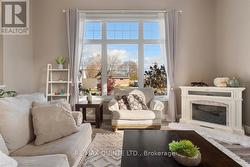 Bright living space - 