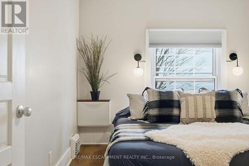 232 Mountain Park Avenue, Hamilton, ON - Indoor Photo Showing Bedroom