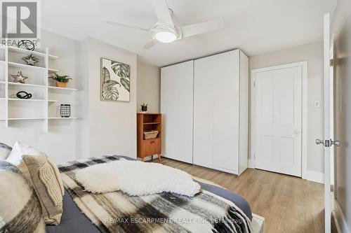 232 Mountain Park Avenue, Hamilton, ON - Indoor Photo Showing Bedroom