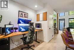 Office/Breakfast nook - 