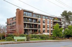 105-1375 Newport Ave  Oak Bay, BC V8S 5E8
