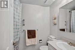 Updated Main bathroom - 