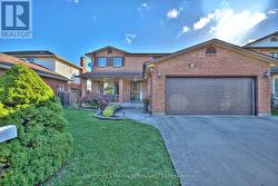 18 BASCARY CRESCENT  St. Catharines (Rykert/Vansickle), ON L2S 3M8