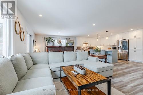 1108 Nicolas Crescent, Cornwall, ON - Indoor Photo Showing Living Room
