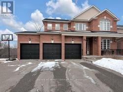 32 RIVER ROCK CRESCENT  Brampton, ON L7A 2W4