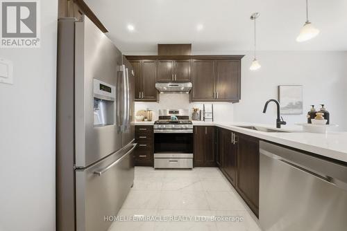 8 Summerberry Way, Hamilton, ON - Indoor Photo Showing Kitchen With Stainless Steel Kitchen With Upgraded Kitchen