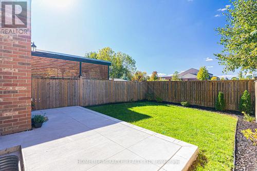 8 Summerberry Way, Hamilton, ON - Outdoor
