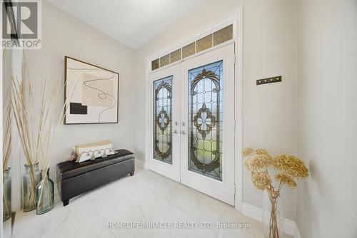 8 Summerberry Way, Hamilton, ON - Indoor Photo Showing Other Room