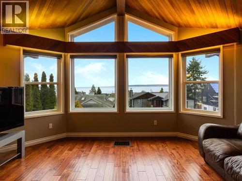 3826 Trail Place, Powell River, BC - Indoor Photo Showing Other Room