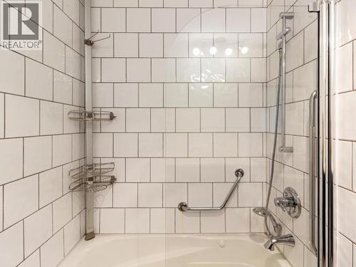 3826 Trail Place, Powell River, BC - Indoor Photo Showing Bathroom