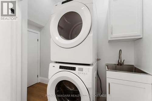 4367 Ontario Street, Lincoln (Beamsville), ON - Indoor Photo Showing Laundry Room