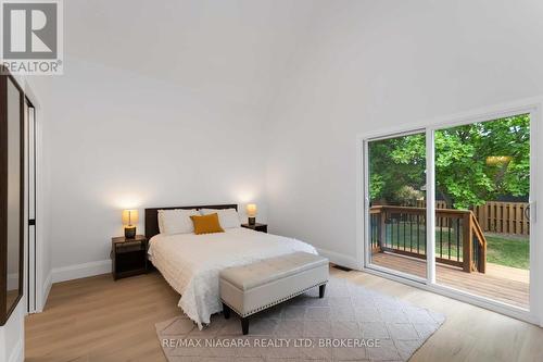 4367 Ontario Street, Lincoln (Beamsville), ON - Indoor Photo Showing Bedroom