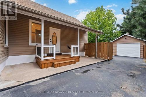 4367 Ontario Street, Lincoln (Beamsville), ON - Outdoor With Deck Patio Veranda With Exterior