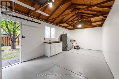 4367 Ontario Street, Lincoln (Beamsville), ON - Indoor Photo Showing Basement