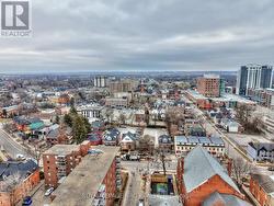 Quick and easy 406 and QEW access! - 