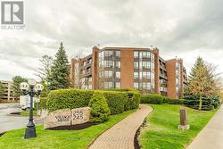 319 - 255 THE DONWAY W  Toronto, ON M3B 3M3