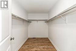 Walk-In-Closet - 