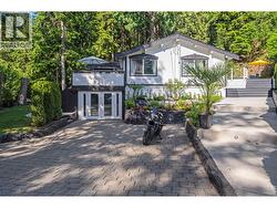 3870 EMERALD DRIVE  North Vancouver, BC V7R 3B8