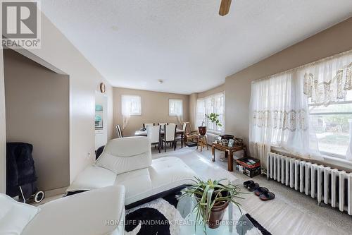 153 Joseph Street, Kitchener, ON - Indoor Photo Showing Living Room