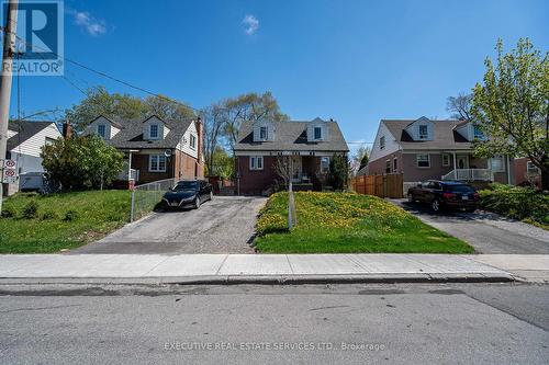 49 TRETHEWEY DRIVE  Toronto, ON M6M 4B1